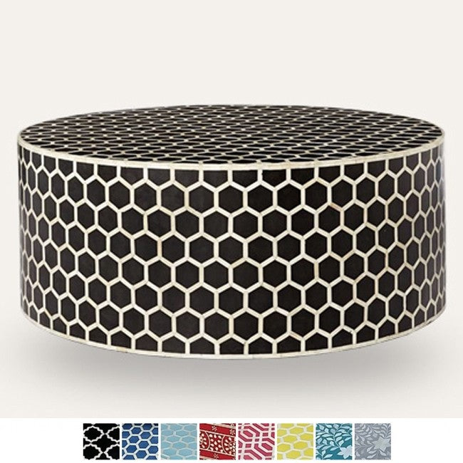 Mesa de centro redonda con diseño de panal y incrustaciones de hueso