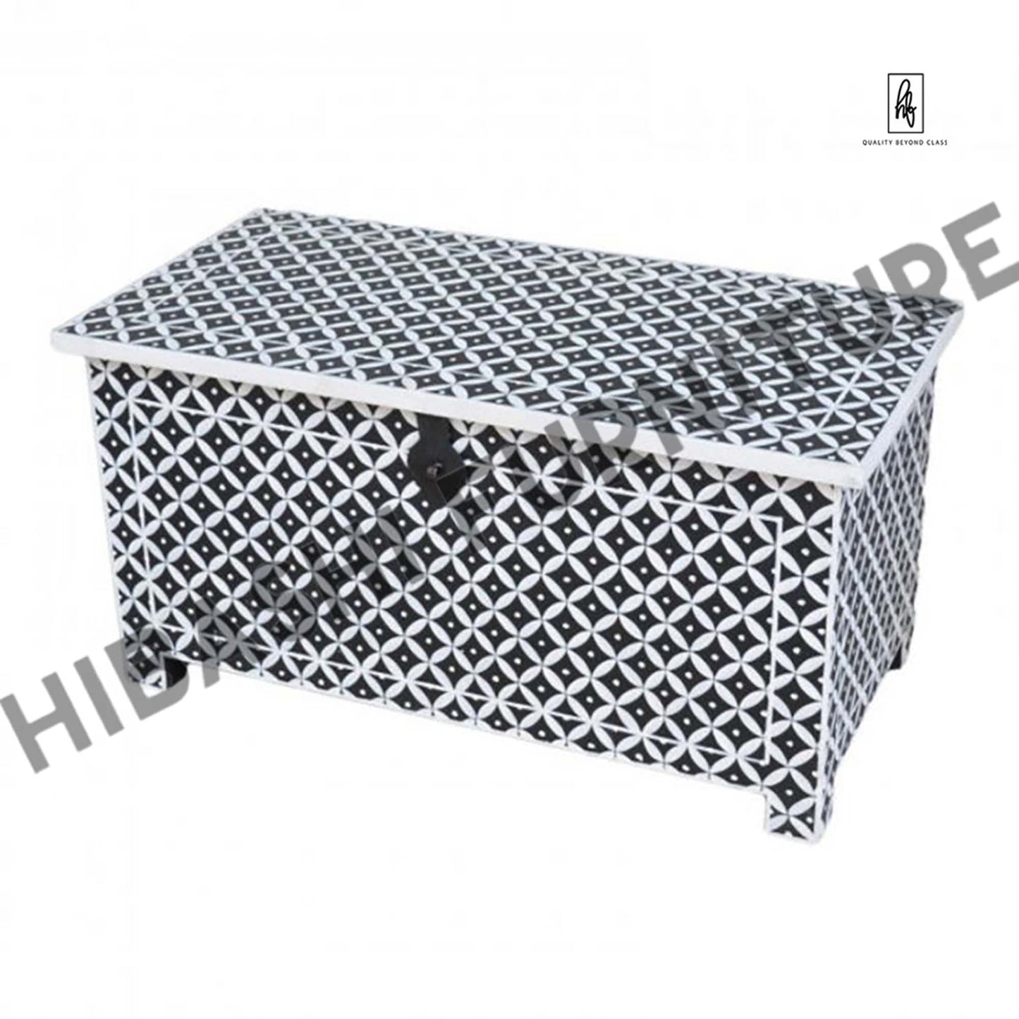 Caja de manta pintada a mano con incrustaciones de hueso de Pandora