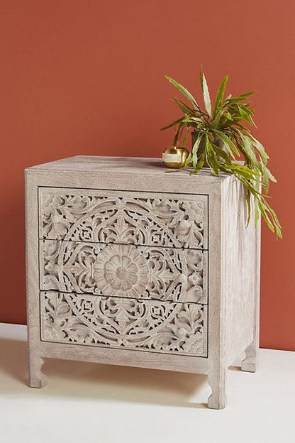 Mesita de noche de madera hecha a mano de Lombok / Mesita de noche con flores talladas a mano