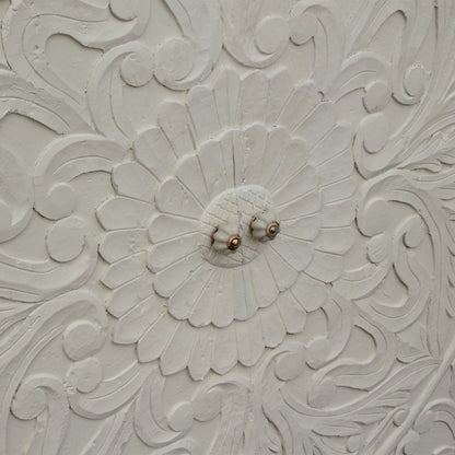 Armario de madera maciza con diseño floral tallado a mano de la India