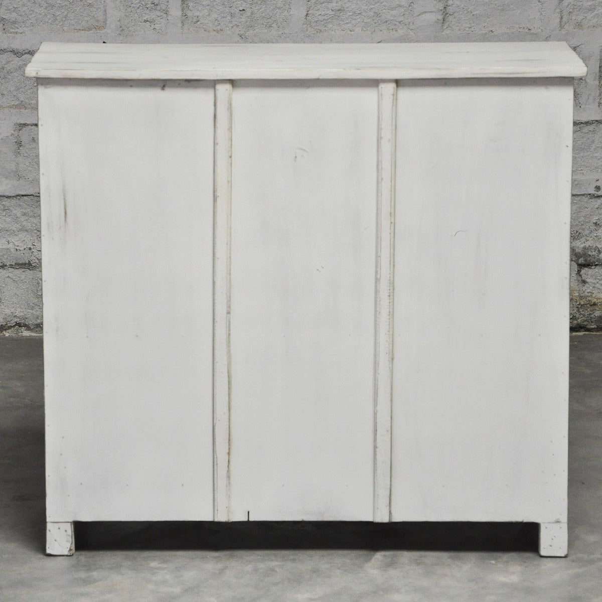 Rainbow Carved 2 Door Wooden Sideboard White Wash